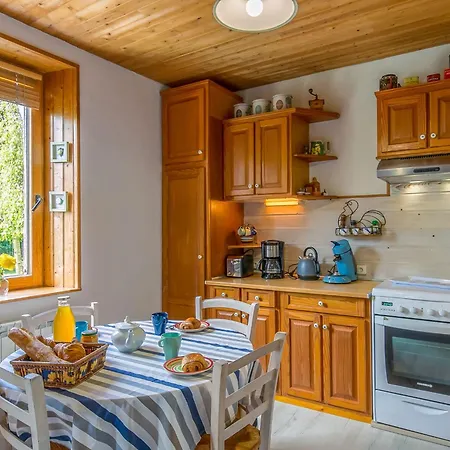 Vakantiehuis Bleue - Loq206 By Interhome